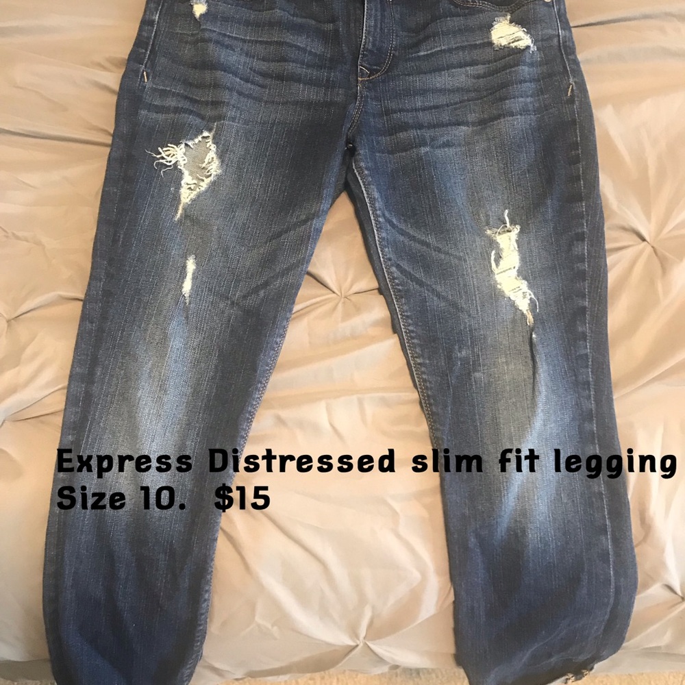 EUC Express distresses jeans in Boyfriend cut